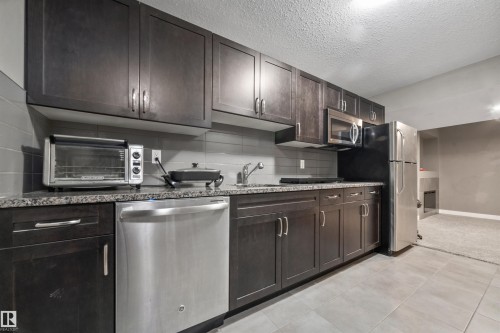 20641 97A Avenue, Edmonton, AB - Indoor Photo Showing Kitchen
