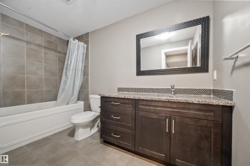 20641 97A Avenue, Edmonton, AB - Indoor Photo Showing Bathroom
