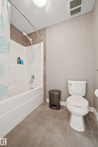 20641 97A Avenue, Edmonton, AB - Indoor Photo Showing Bathroom