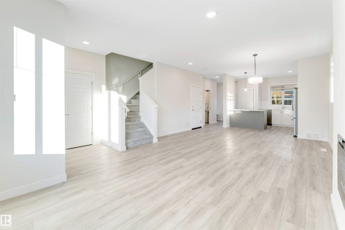 560 Glenridding Ravine Drive Sw, Edmonton, AB - Indoor