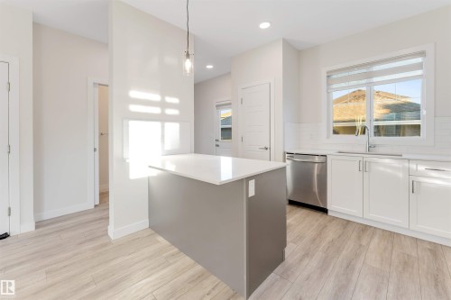 560 Glenridding Ravine Drive Sw, Edmonton, AB - Indoor Photo Showing Kitchen