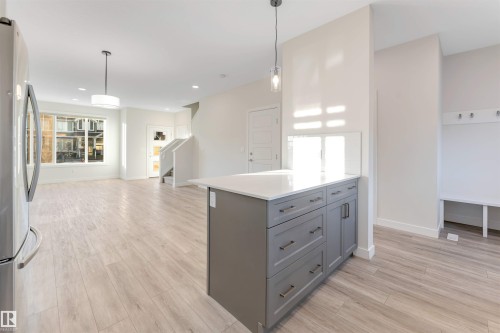 560 Glenridding Ravine Drive Sw, Edmonton, AB - Indoor