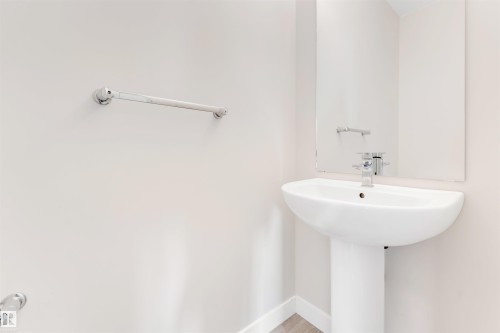 560 Glenridding Ravine Drive Sw, Edmonton, AB - Indoor Photo Showing Bathroom