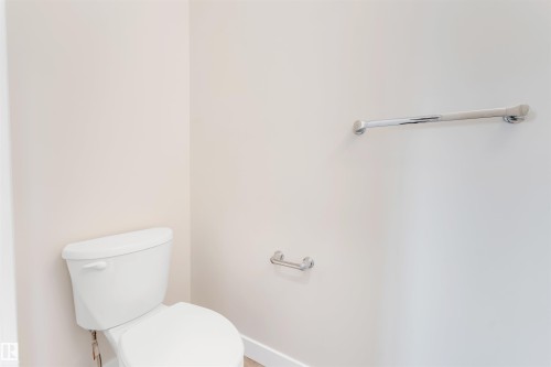 560 Glenridding Ravine Drive Sw, Edmonton, AB - Indoor Photo Showing Bathroom