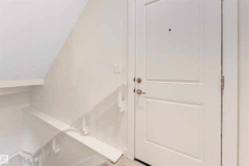 560 Glenridding Ravine Drive Sw, Edmonton, AB - Indoor Photo Showing Other Room