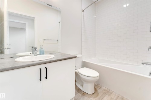 560 Glenridding Ravine Drive Sw, Edmonton, AB - Indoor Photo Showing Bathroom