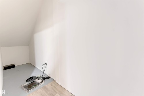 560 Glenridding Ravine Drive Sw, Edmonton, AB - Indoor Photo Showing Other Room