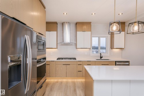 162 Edgewater Circle, Leduc, AB - Indoor Photo Showing Kitchen With Stainless Steel Kitchen With Upgraded Kitchen