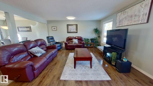 7515 10 Avenue, Edmonton, AB 