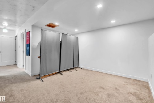 4414 50 Avenue, Cold Lake, AB - Indoor Photo Showing Other Room