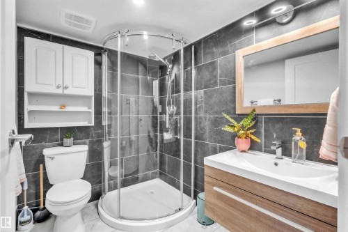 4414 50 Avenue, Cold Lake, AB - Indoor Photo Showing Bathroom