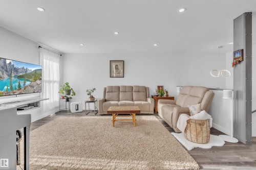 4414 50 Avenue, Cold Lake, AB - Indoor Photo Showing Living Room