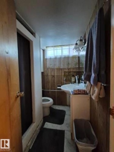 7920 Argyll Road, Edmonton, AB - Indoor Photo Showing Bathroom