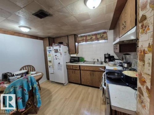 7920 Argyll Road, Edmonton, AB - Indoor