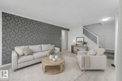 2625 135 Avenue, Edmonton, AB - Indoor Photo Showing Living Room