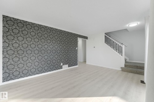 2625 135 Avenue, Edmonton, AB - Indoor Photo Showing Other Room