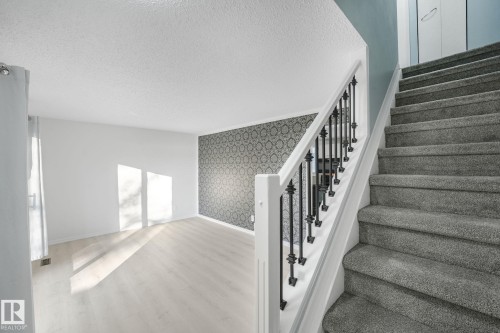 2625 135 Avenue, Edmonton, AB - Indoor Photo Showing Other Room