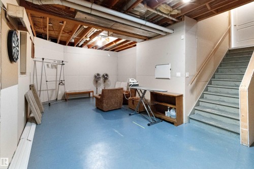 Unfinished below grade area featuring stairs - 519 Buchanan Road, Edmonton, AB - Indoor Photo Showing Basement