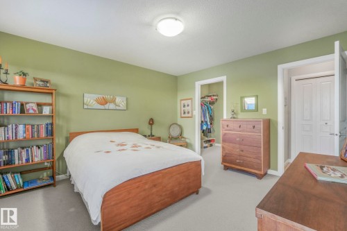 415 530 Hooke Road, Edmonton, AB - Indoor Photo Showing Bedroom