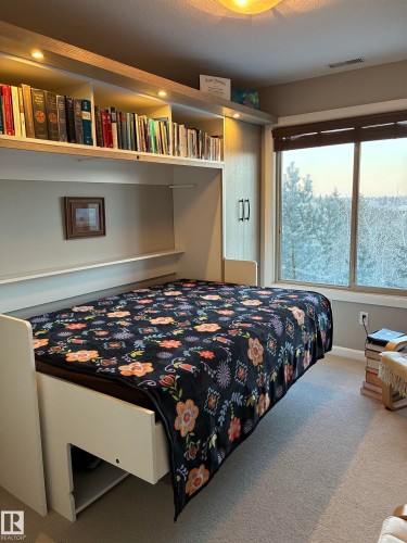 415 530 Hooke Road, Edmonton, AB - Indoor Photo Showing Bedroom
