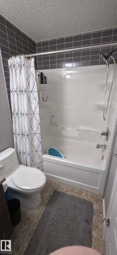 5422 Crabapple Loop, Edmonton, AB - Indoor Photo Showing Bathroom