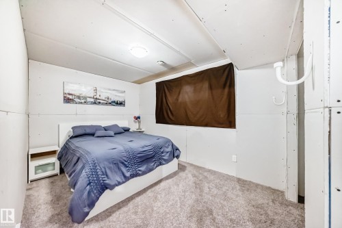 5422 Crabapple Loop, Edmonton, AB - Indoor Photo Showing Bedroom