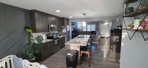 5422 Crabapple Loop, Edmonton, AB - Indoor Photo Showing Kitchen With Upgraded Kitchen