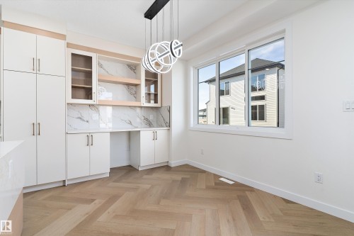 8916 Mayday Way, Edmonton, AB - Indoor Photo Showing Other Room