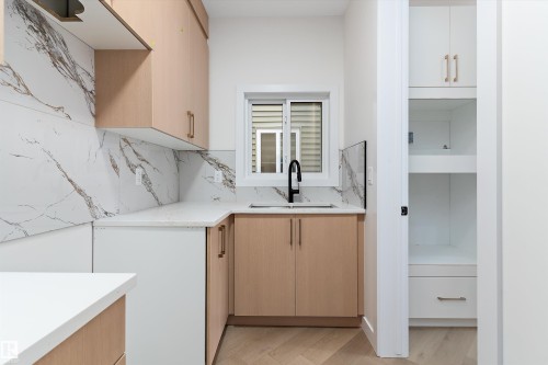 8916 Mayday Way, Edmonton, AB - Indoor