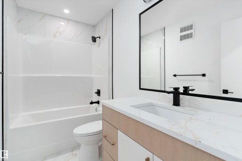 8916 Mayday Way, Edmonton, AB - Indoor Photo Showing Bathroom