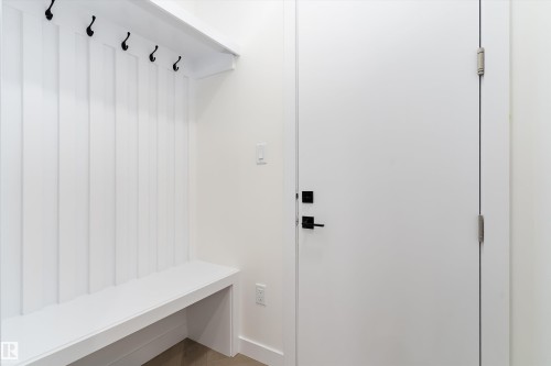 8916 Mayday Way, Edmonton, AB - Indoor Photo Showing Other Room