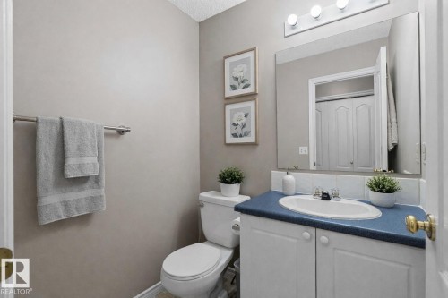 4804 147 Avenue, Edmonton, AB - Indoor Photo Showing Bathroom