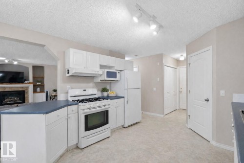 4804 147 Avenue, Edmonton, AB - Indoor Photo Showing Kitchen