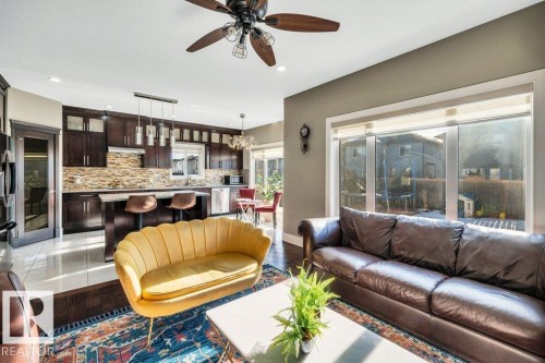 3235 16 Avenue, Edmonton, AB - Indoor Photo Showing Living Room