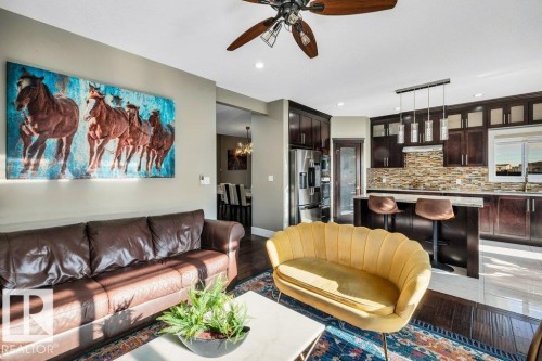 3235 16 Avenue, Edmonton, AB - Indoor Photo Showing Living Room