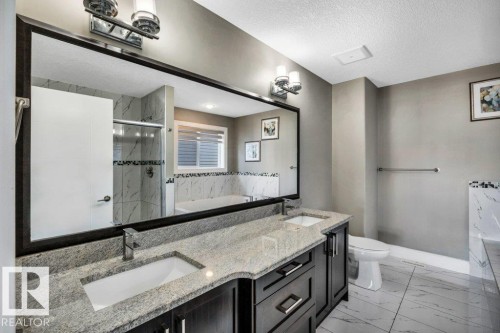 3235 16 Avenue, Edmonton, AB - Indoor Photo Showing Bathroom