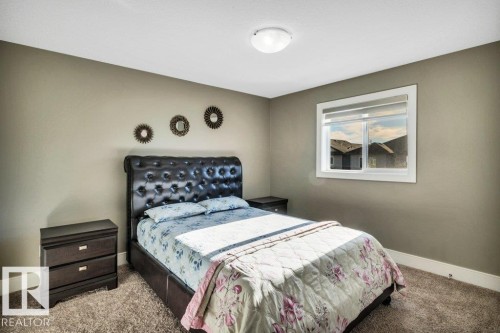 3235 16 Avenue, Edmonton, AB - Indoor Photo Showing Bedroom