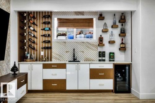 3235 16 Avenue, Edmonton, AB - Indoor Photo Showing Kitchen