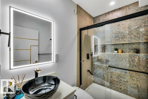 3235 16 Avenue, Edmonton, AB - Indoor Photo Showing Other Room