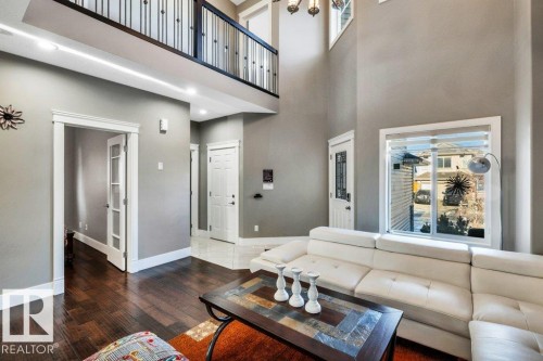 3235 16 Avenue, Edmonton, AB - Indoor Photo Showing Living Room