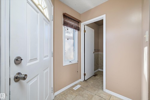 17423 92 Avenue, Edmonton, AB - Indoor