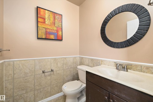 17423 92 Avenue, Edmonton, AB - Indoor Photo Showing Bathroom