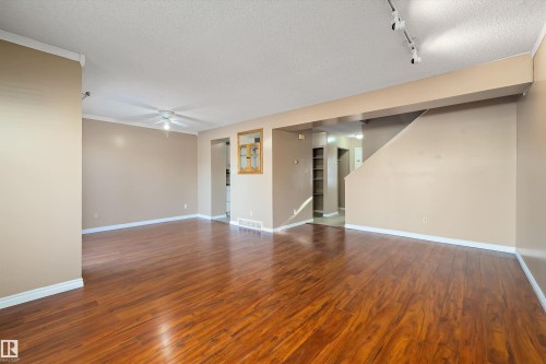 17423 92 Avenue, Edmonton, AB - Indoor Photo Showing Other Room