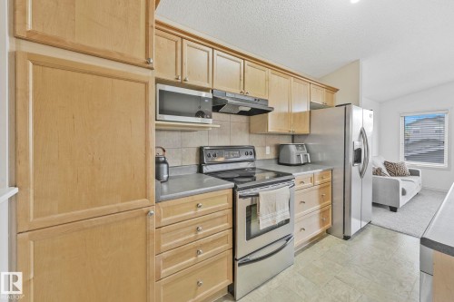 119 Brintnell Boulevard, Edmonton, AB - Indoor Photo Showing Kitchen