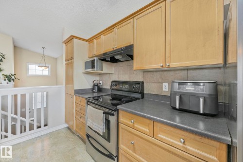 119 Brintnell Boulevard, Edmonton, AB - Indoor Photo Showing Kitchen