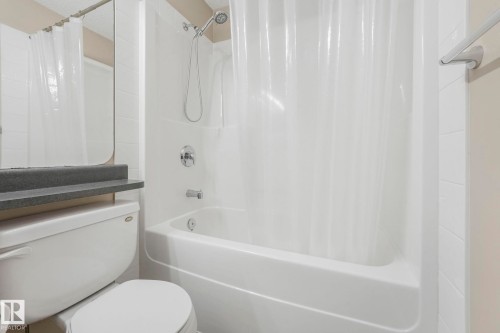 119 Brintnell Boulevard, Edmonton, AB - Indoor Photo Showing Bathroom