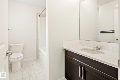 5404 22 Avenue, Edmonton, AB - Indoor Photo Showing Bathroom