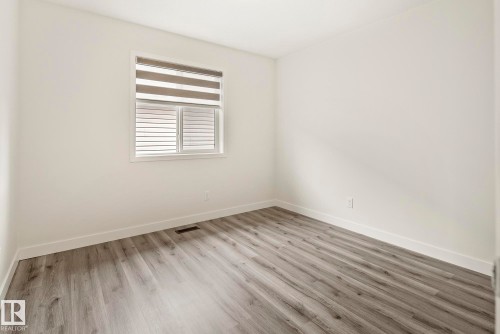 5404 22 Avenue, Edmonton, AB - Indoor Photo Showing Other Room
