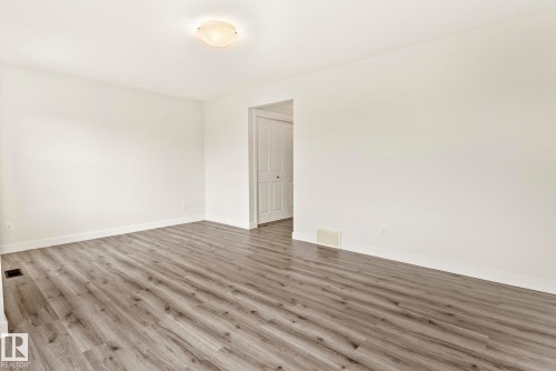 5404 22 Avenue, Edmonton, AB - Indoor Photo Showing Other Room