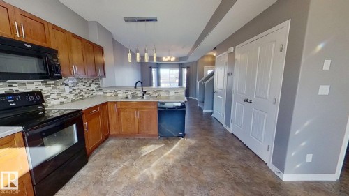 222 Schubert Street, Leduc, AB - Indoor Photo Showing Kitchen